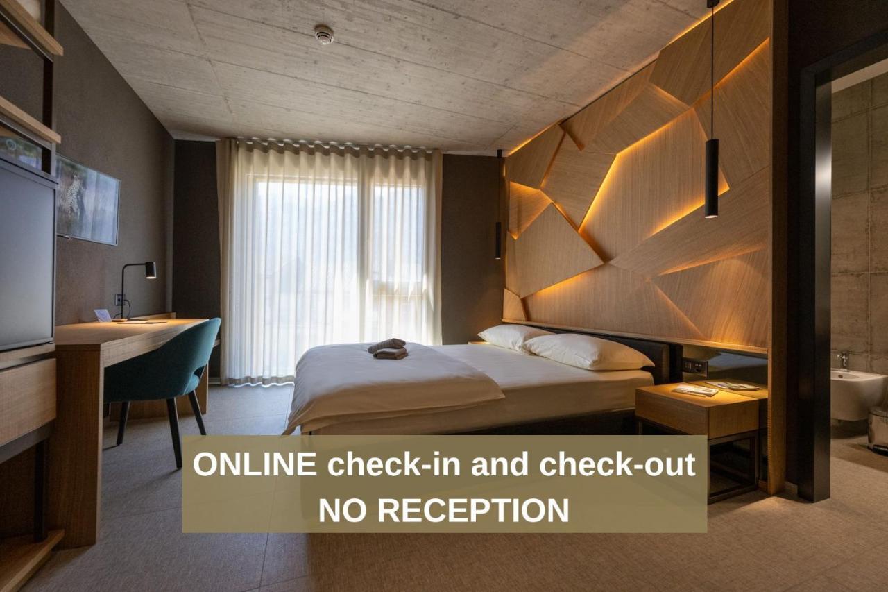 6532 Smart Hotel - Self Check-In Arbedo-Castione المظهر الخارجي الصورة